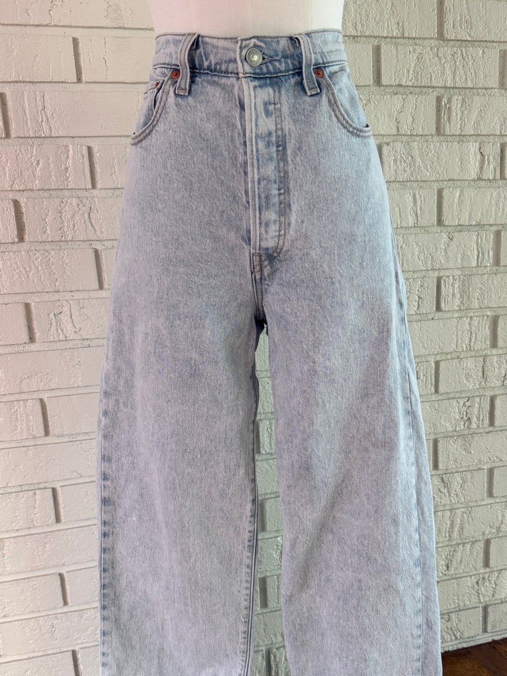 Levi’s Ribcage Straight Ankle High Rise Jeans 26 Light Wash